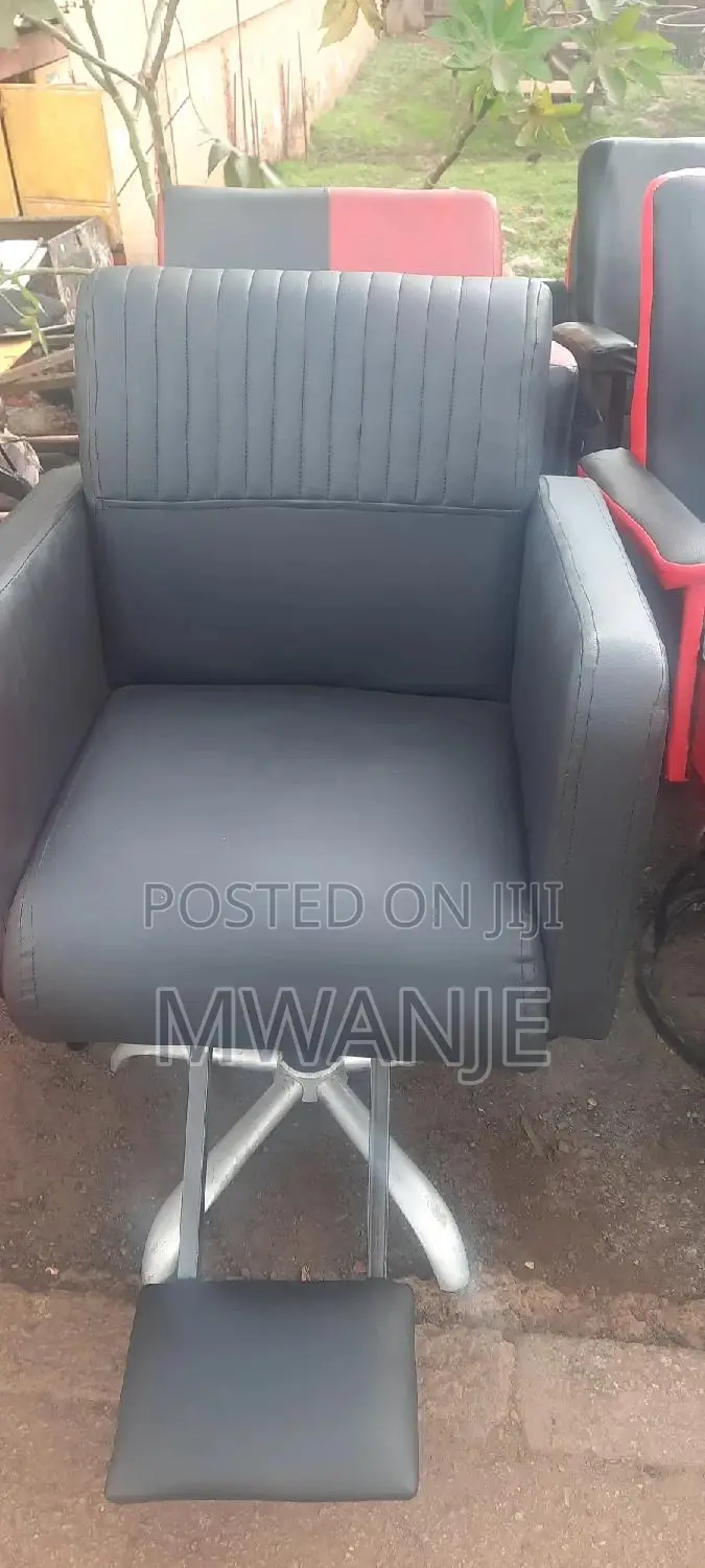 New Nice Barber Chairs for Salon