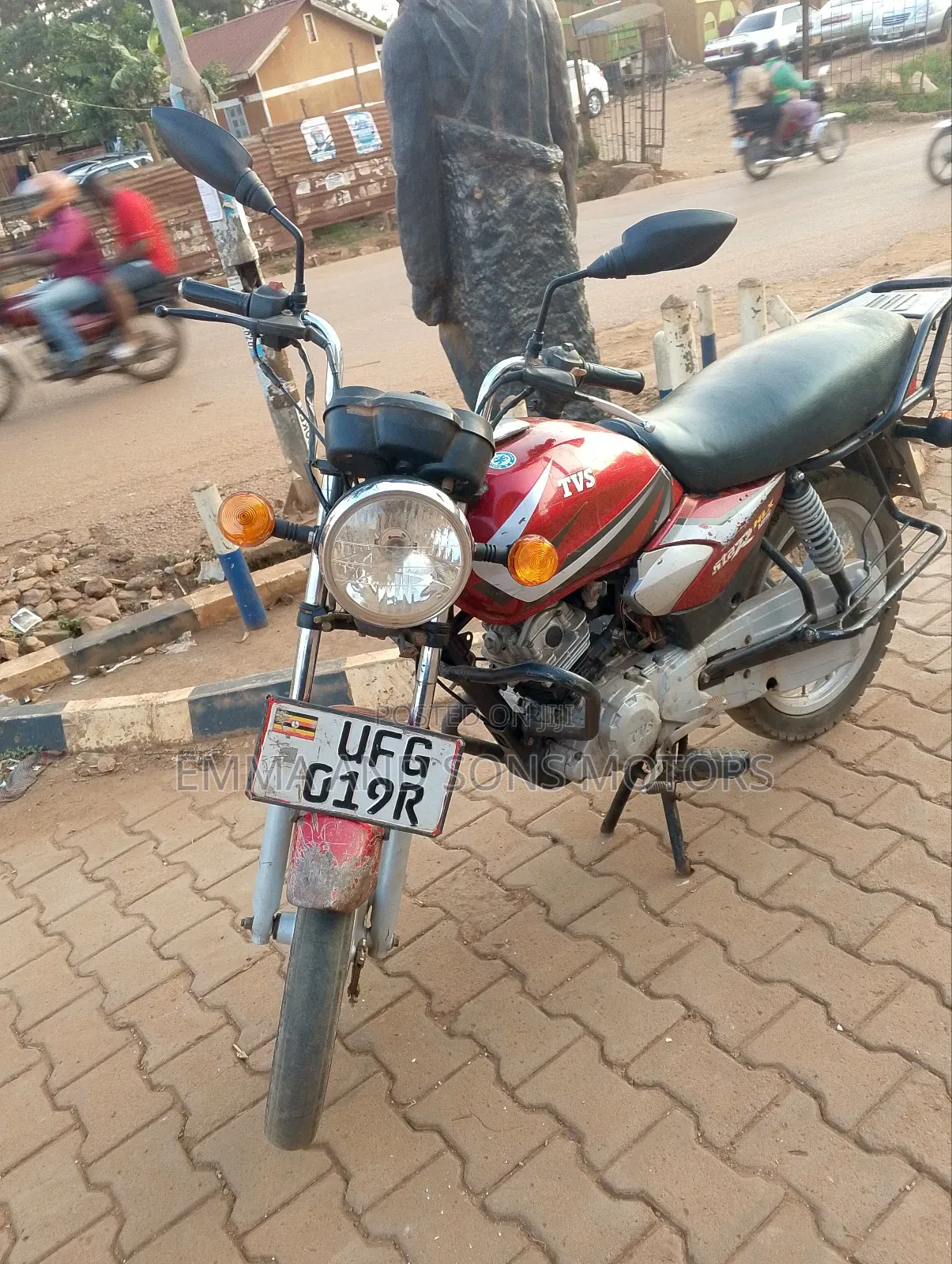 TVS HLX 125 2021 Red