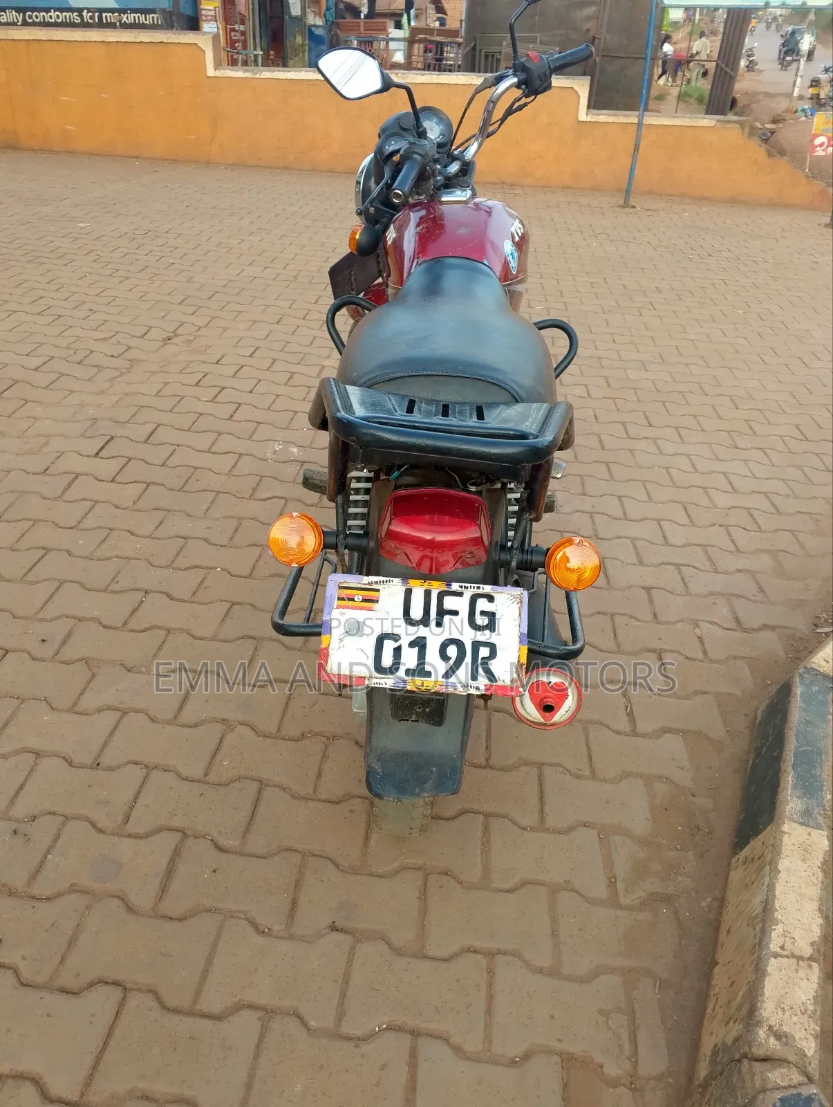TVS HLX 125 2021 Red