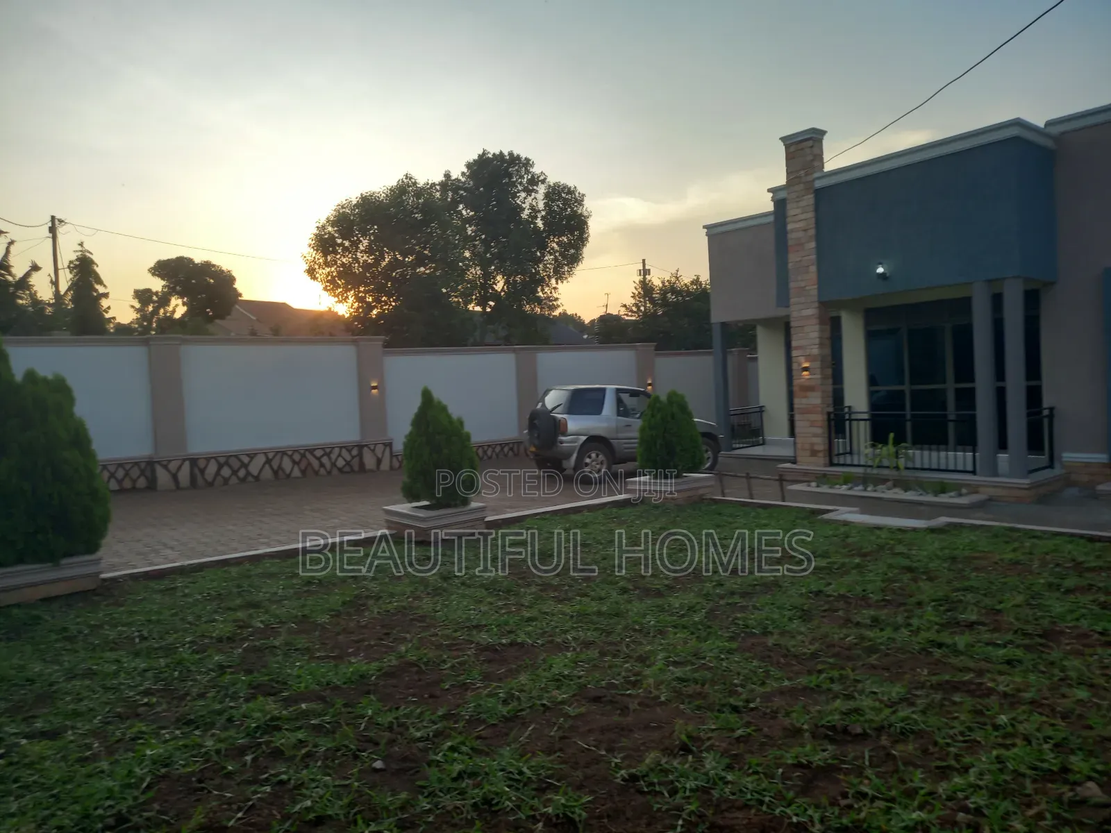 Furnished 4bdrm Bungalow in Kira for sale