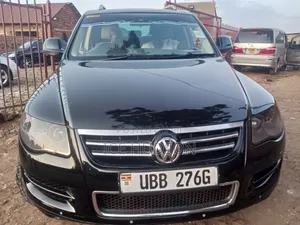 Photo - Volkswagen Touareg 2006 Black