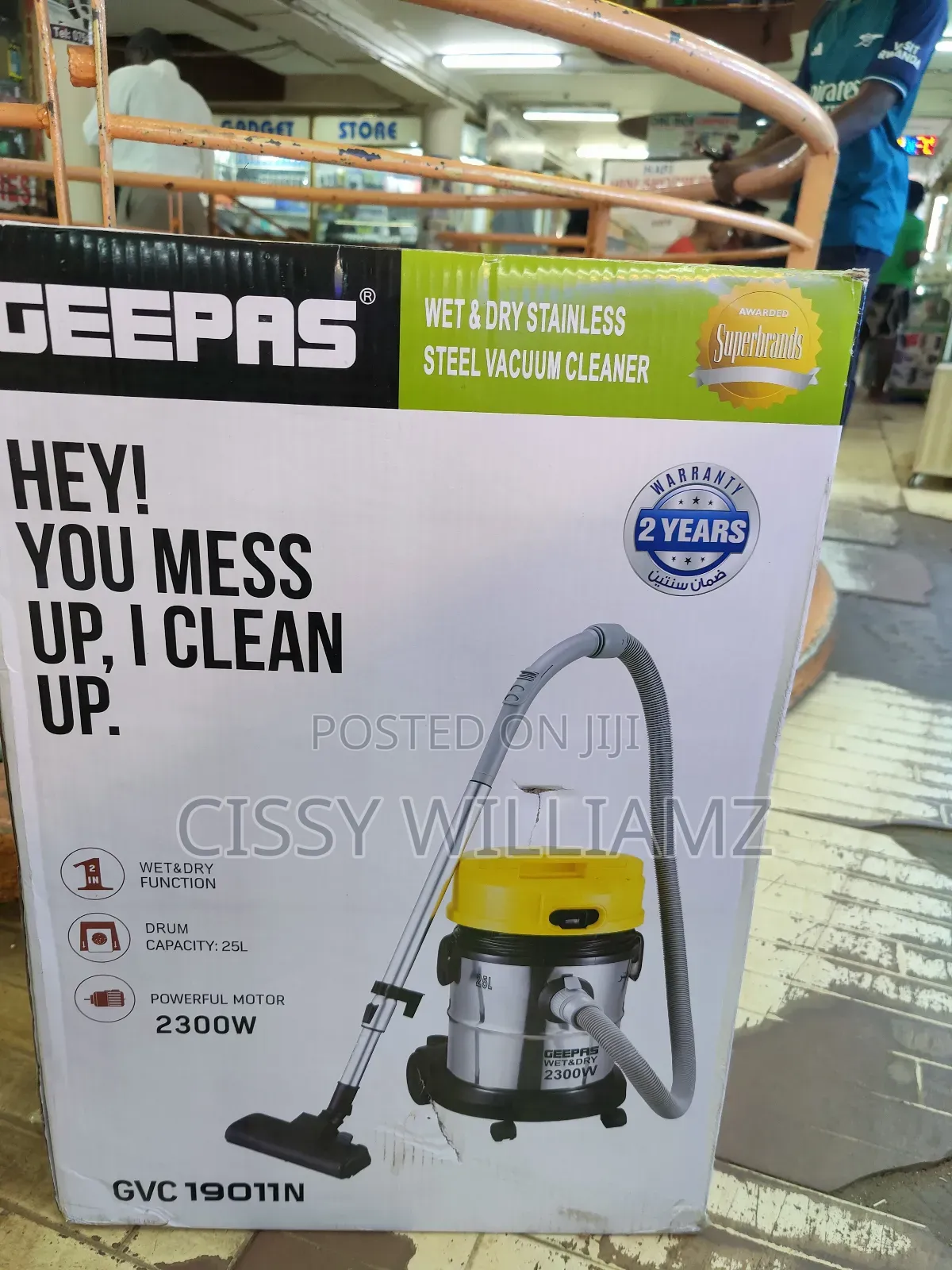 Geepas Vacuum Cleaner/Geepas Vacuum Cleaner GVC-19011N
