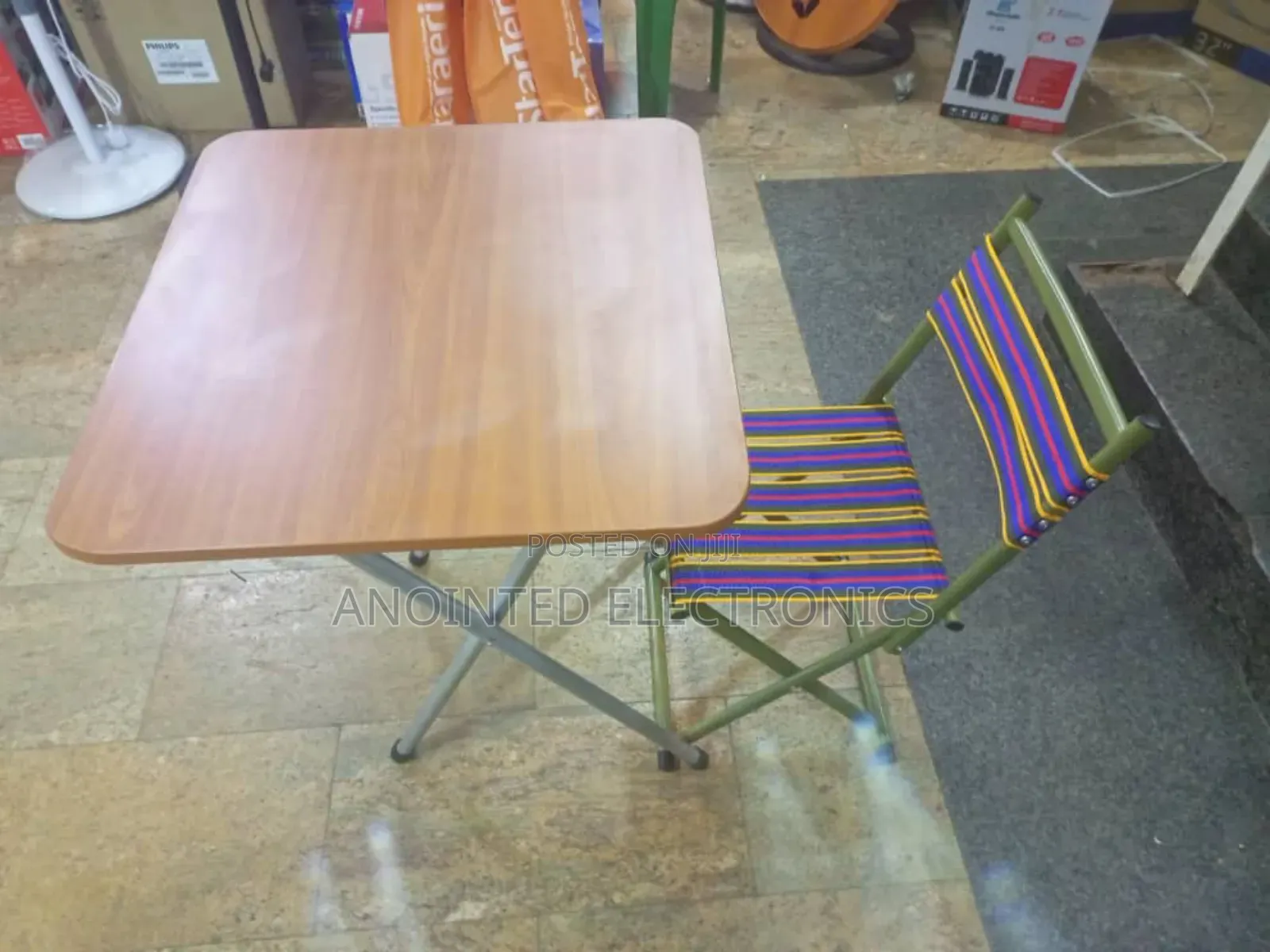Foldable Reading Table With a Chair