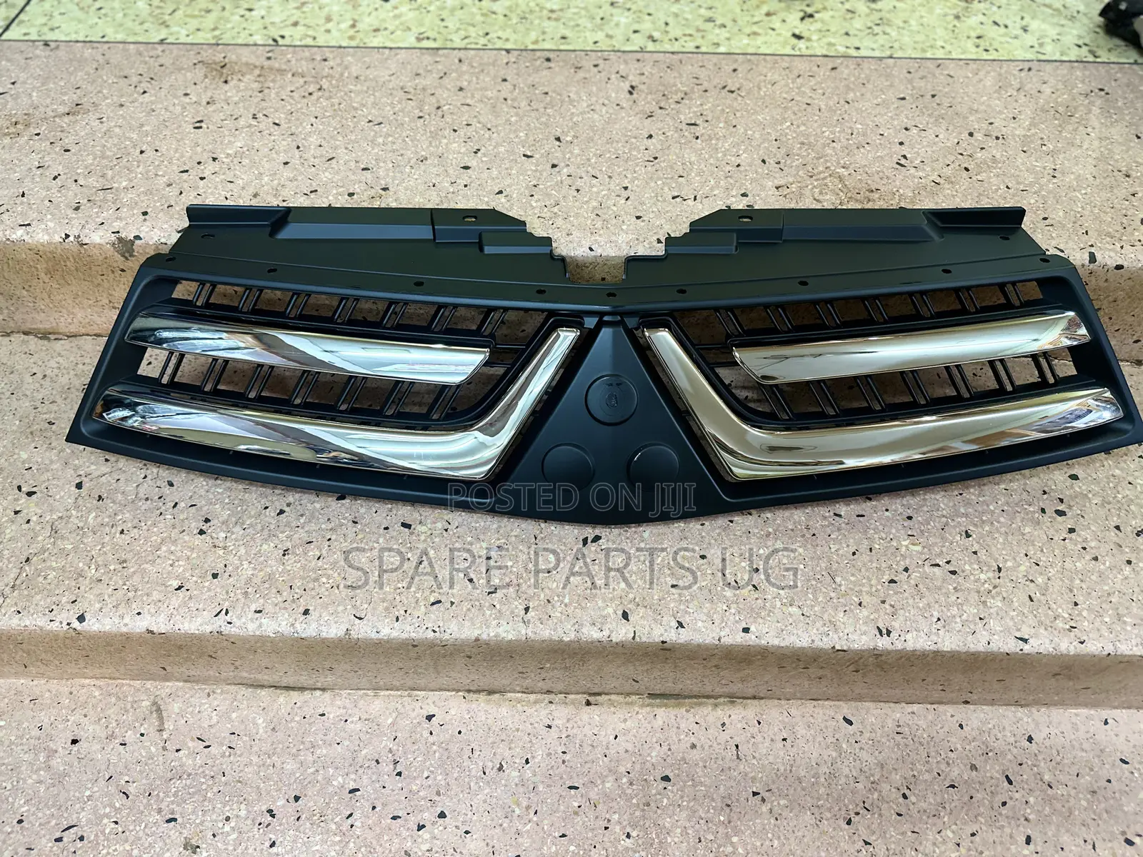 Mitsubishi L200 2014 - 2015 Grille