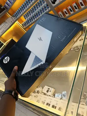 New Laptop HP Envy X360 16GB Intel Core I7 SSD 1T