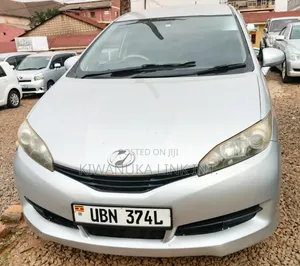 Photo - Toyota Wish 2011 Silver