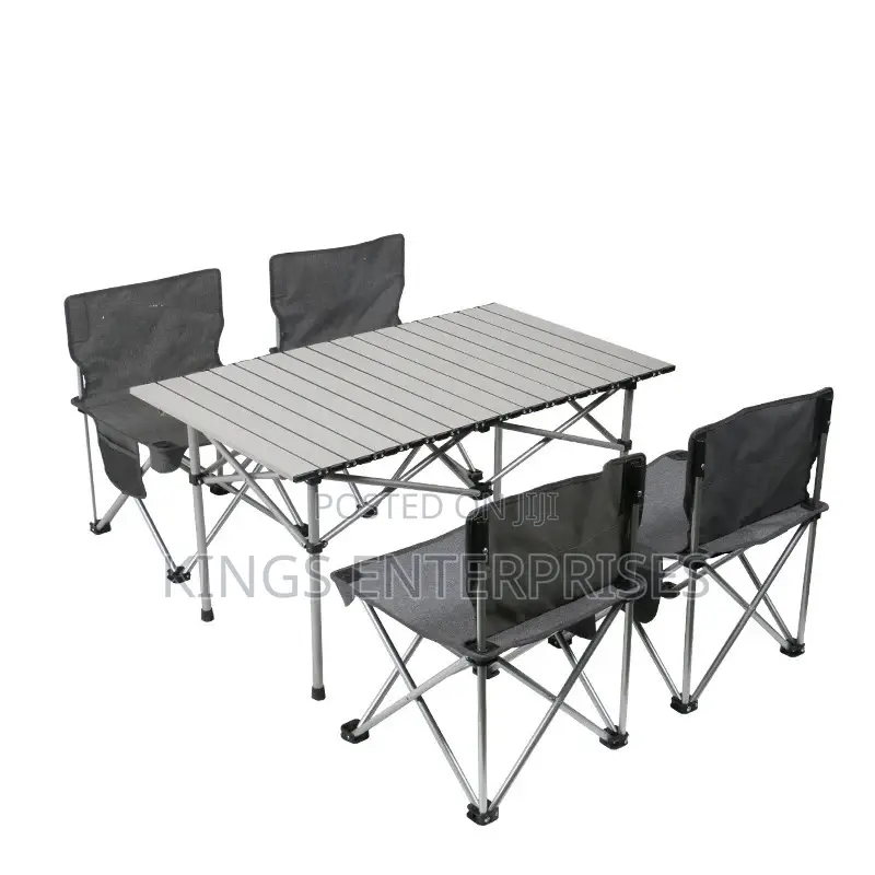Set of 4 Foldable Camping Chairs and Table