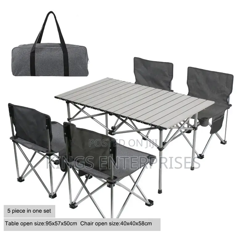 Set of 4 Foldable Camping Chairs and Table