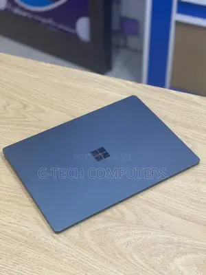 New Laptop Microsoft Surface Laptop 2 8GB Intel Core I7 SSD 512GB