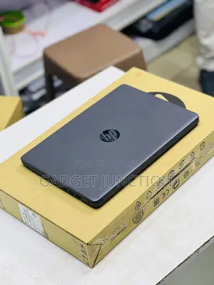 New Laptop HP 240 G8 8GB AMD Ryzen 5 SSD 256GB