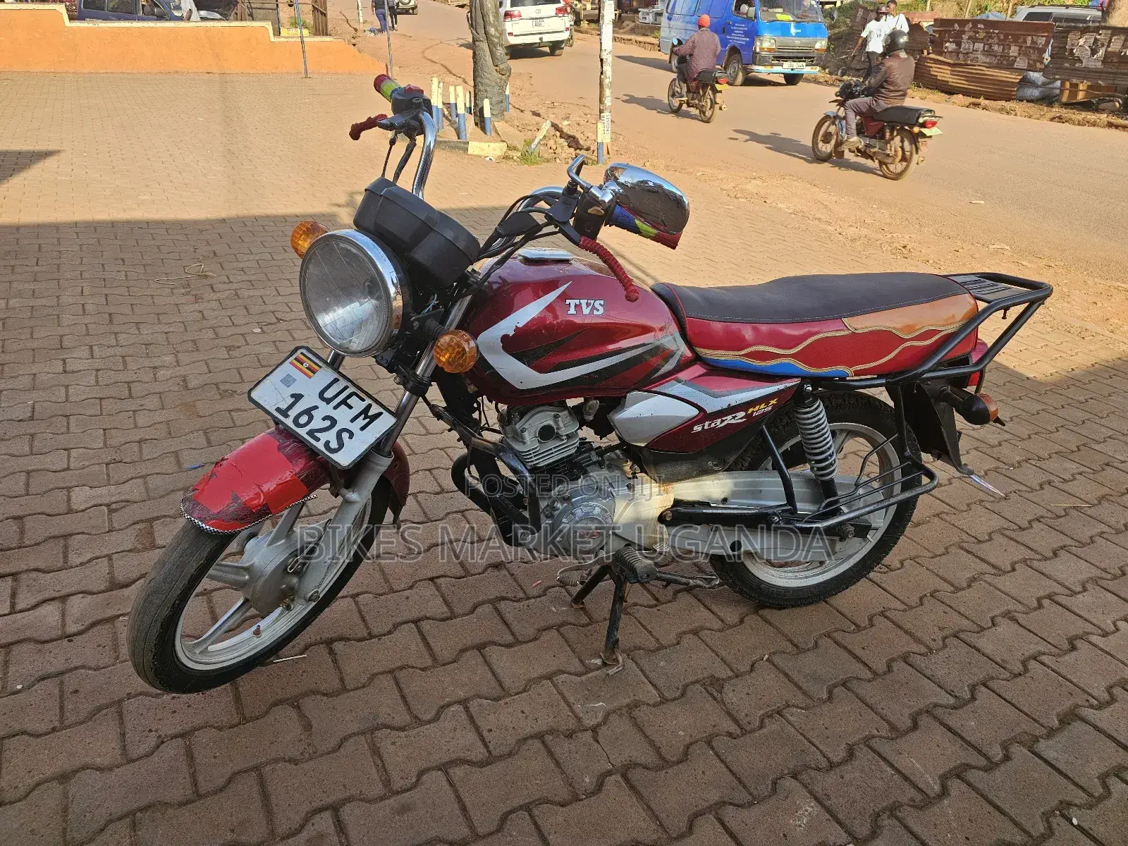 TVS HLX 125 2023 Red