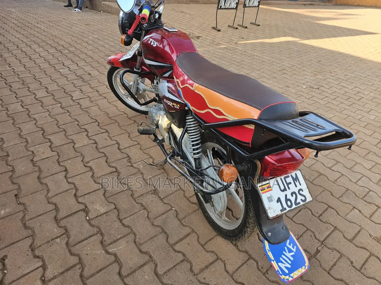 TVS HLX 125 2023 Red