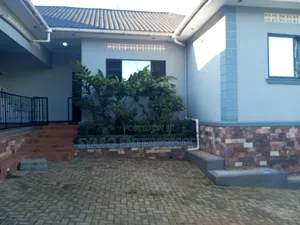 4bdrm Duplex in Mukono Town for sale