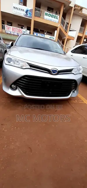 Photo - Toyota Corolla Fielder 2015 Silver