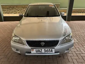 Photo - Toyota Altezza 1998 Beige
