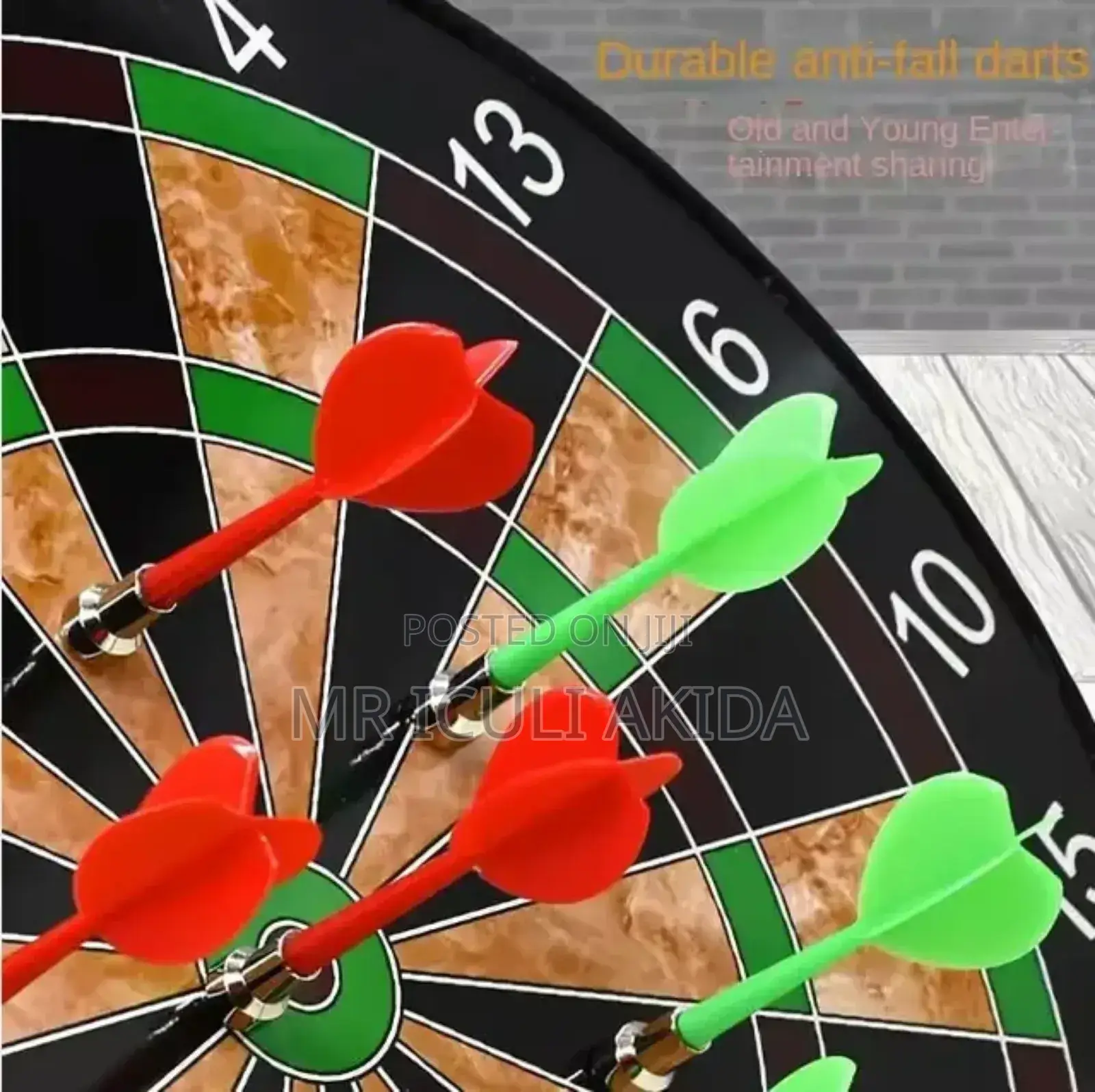 Indoor/Outdoor Plastic Magnetic Dart Board Game WTH Darts