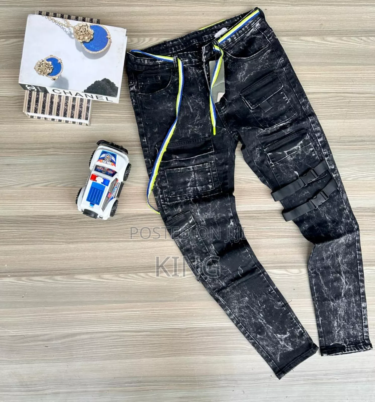 Well -Lifting Lit Jeans