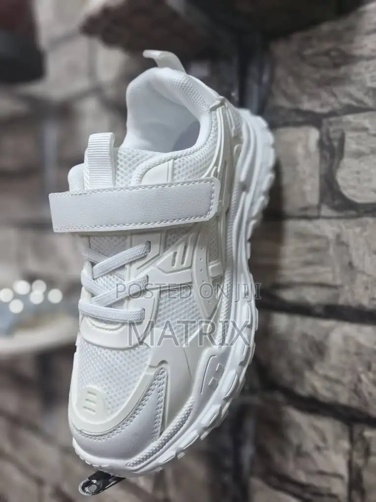 Kids Boy's Girl's (Toddler/Little Kid) White Sneaker