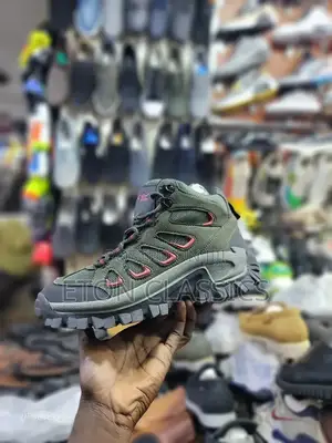 Photo - Green Casual Original Tour Safety Boots/ Grip Shoes