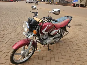 TVS HLX 125 2022 Red