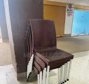 Craft Plastic Coffee Chairs With Aluminium Legs