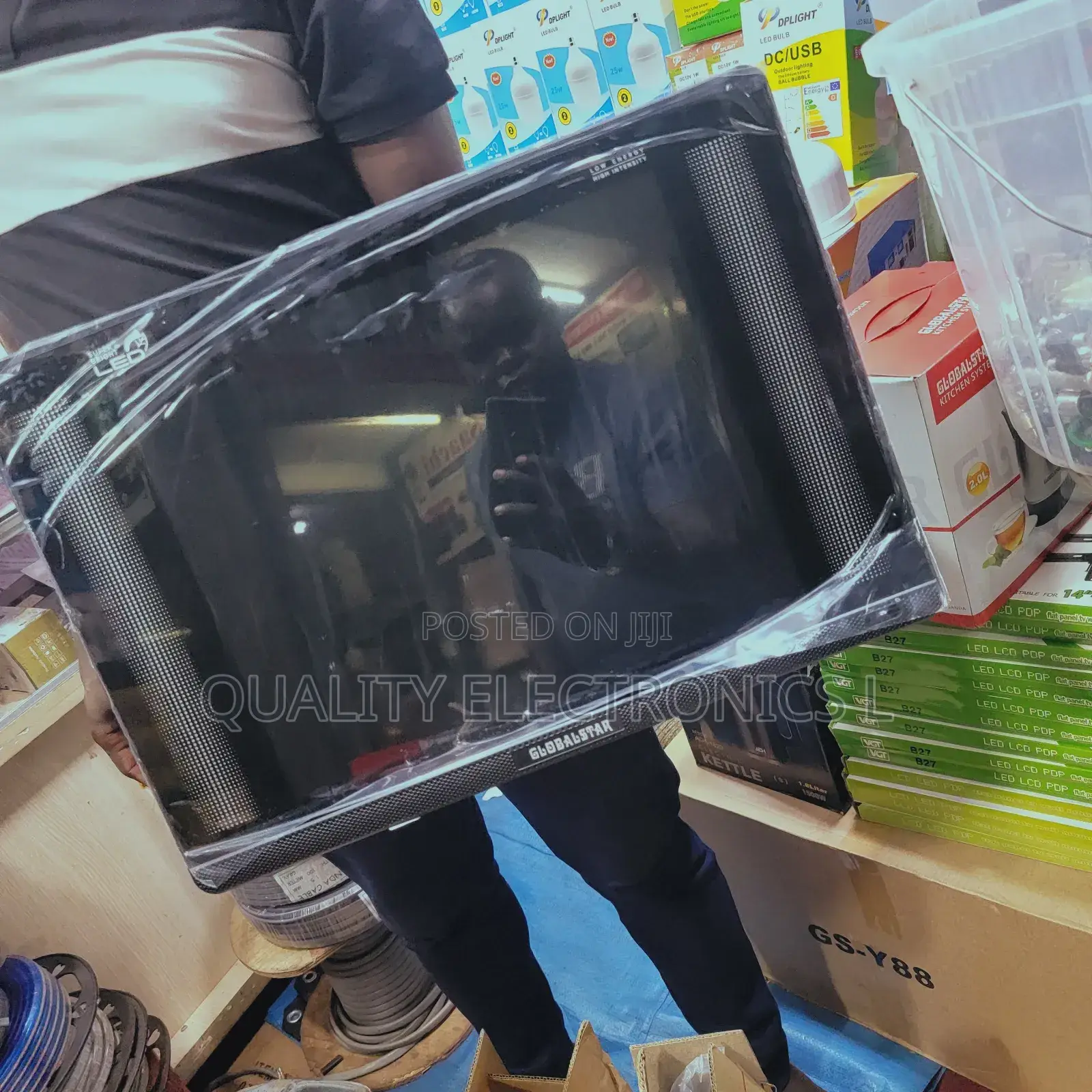 Globalstar 17 Inches Digital Tv