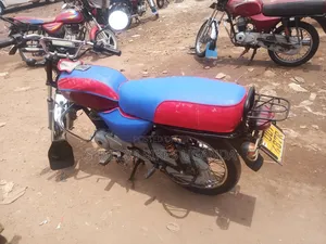 Bajaj Boxer 2018 Red