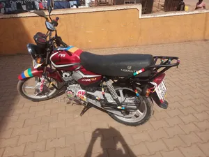 TVS HLX 125 2022 Red
