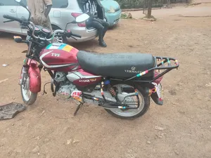 TVS HLX 125 2022 Red