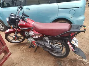 TVS HLX 125 2022 Red