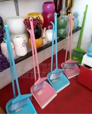 Plastic Dust Pan With Cleaning, Sweeping Broom