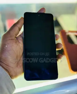 New Infinix Smart 8 64 GB Green