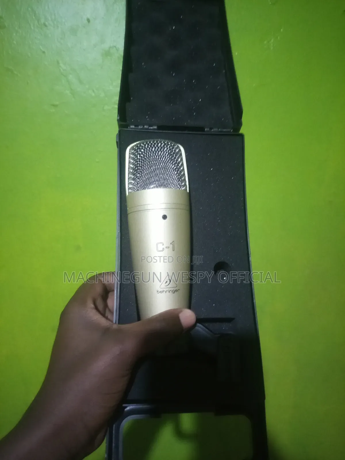 Behringer Microphone Studio