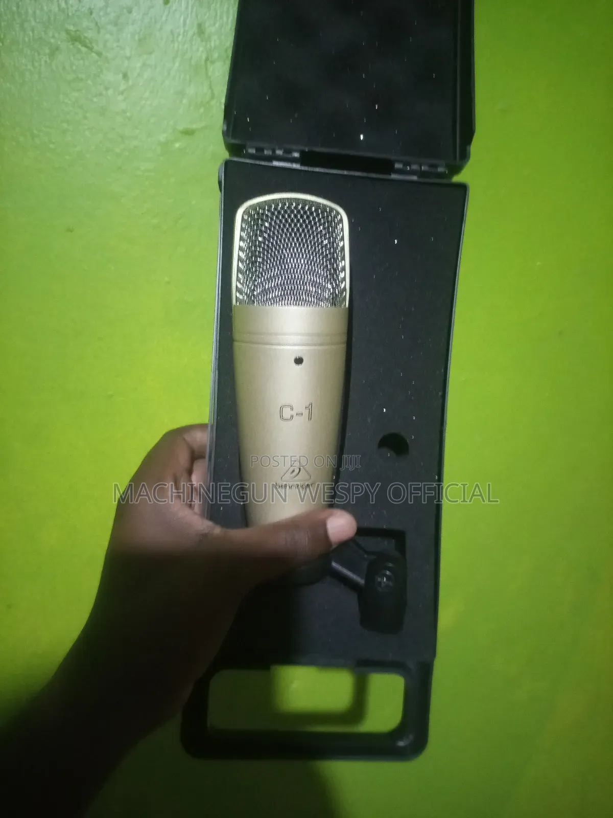 Behringer Microphone Studio