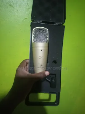 Behringer Microphone Studio