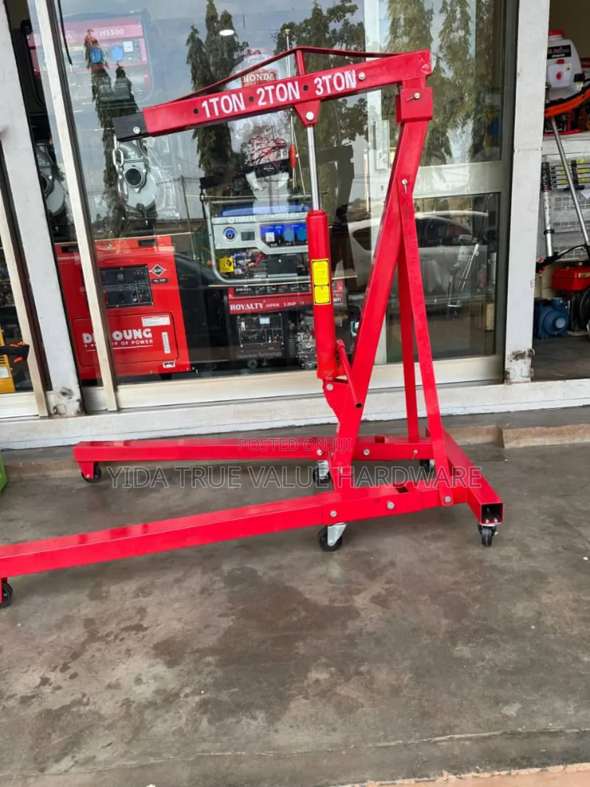 Engine Crane Machine