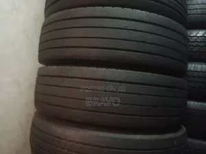 Tyre Highway 235/75r17.5 .