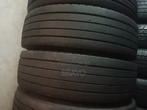 Tyre Highway 235/75r17.5 .