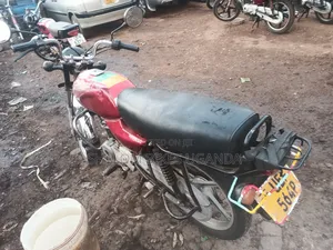 Bajaj Boxer 2015 Red