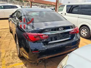 Nissan Fuga 2016 Black