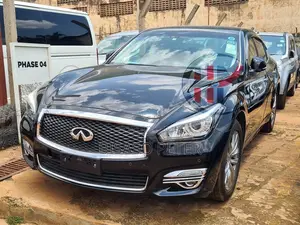 Nissan Fuga 2016 Black