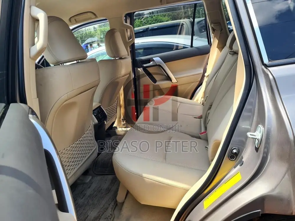 Toyota Land Cruiser Prado 2022 Gray