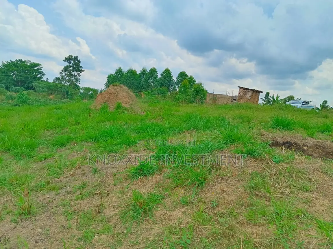 Land for Sale 100x100ft at 80m Ugx Kyebando Muyomba Town