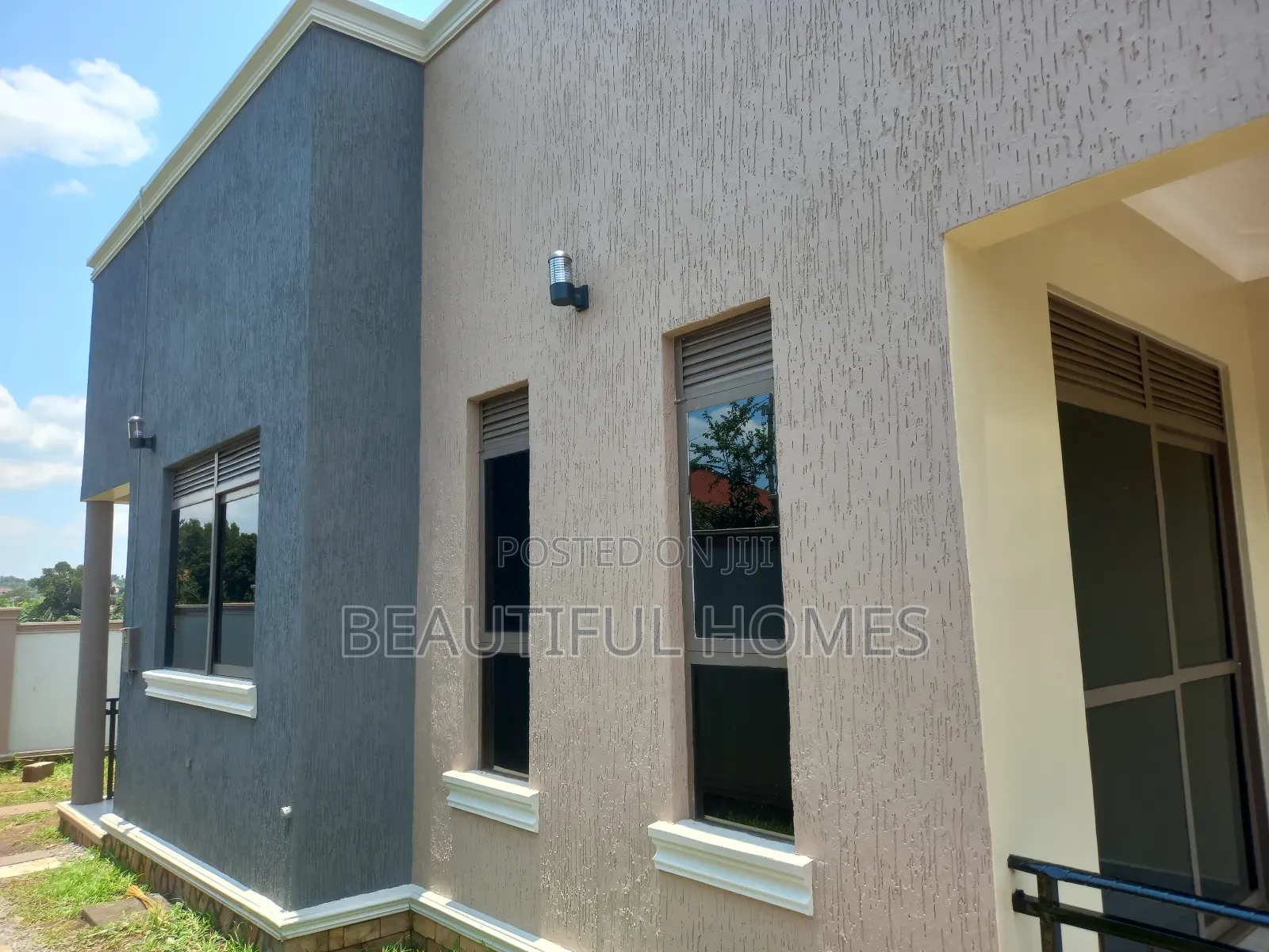 Furnished 4bdrm Bungalow in Kira for sale