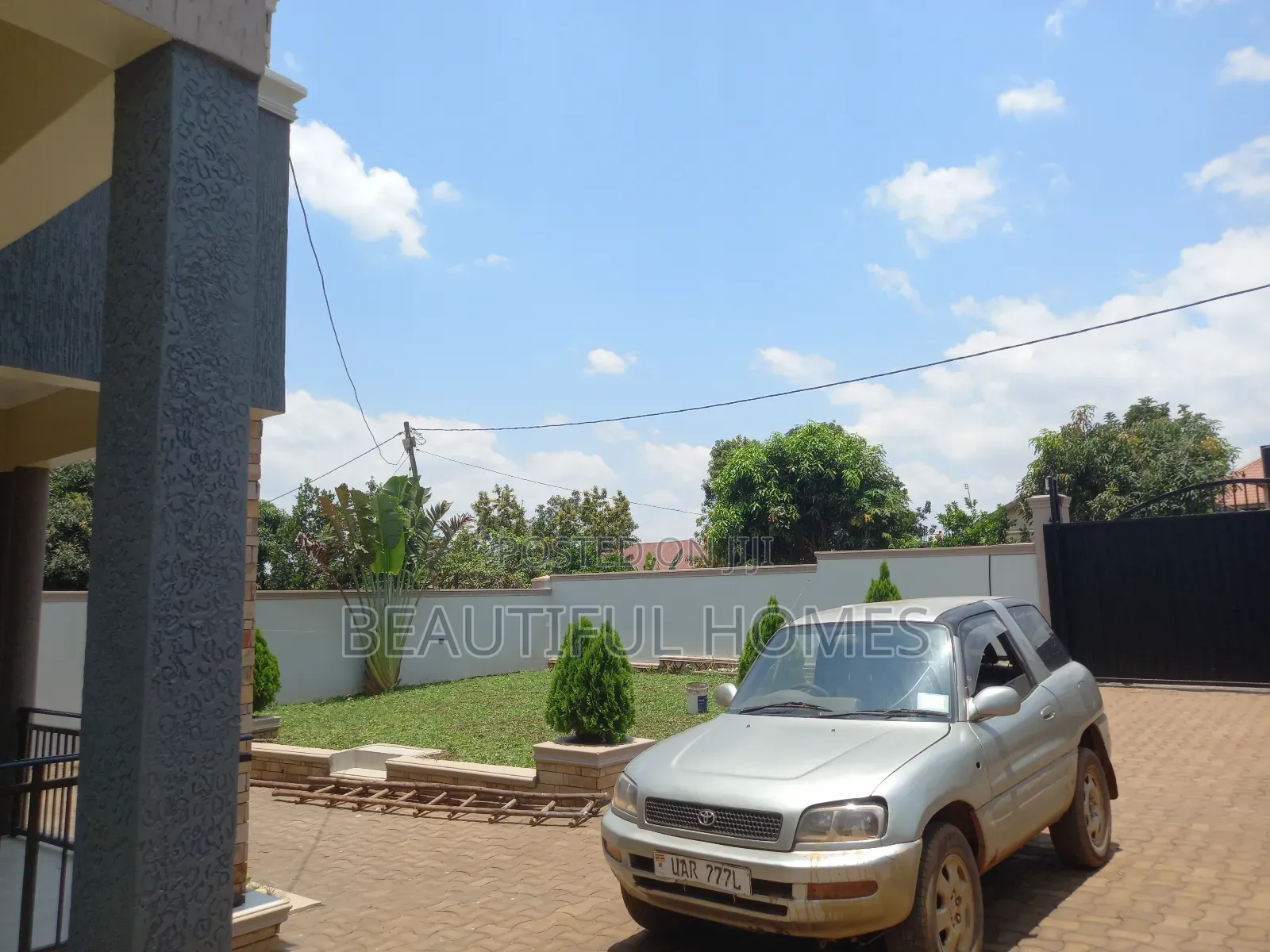 Furnished 4bdrm Bungalow in Kira for sale