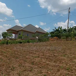 Very Nice Plot Equivalent 100ftx100ft in Kakiri Nakyerongosa