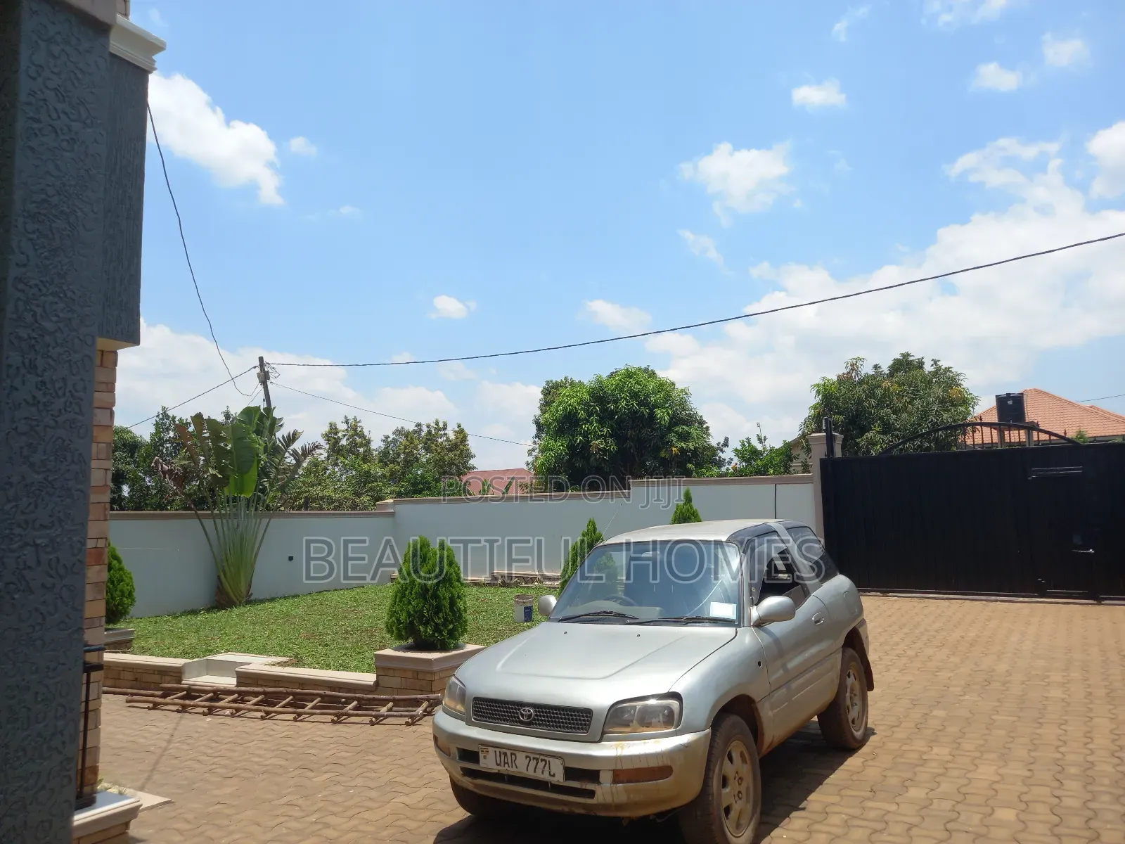 Furnished 4bdrm House in Kira for sale
