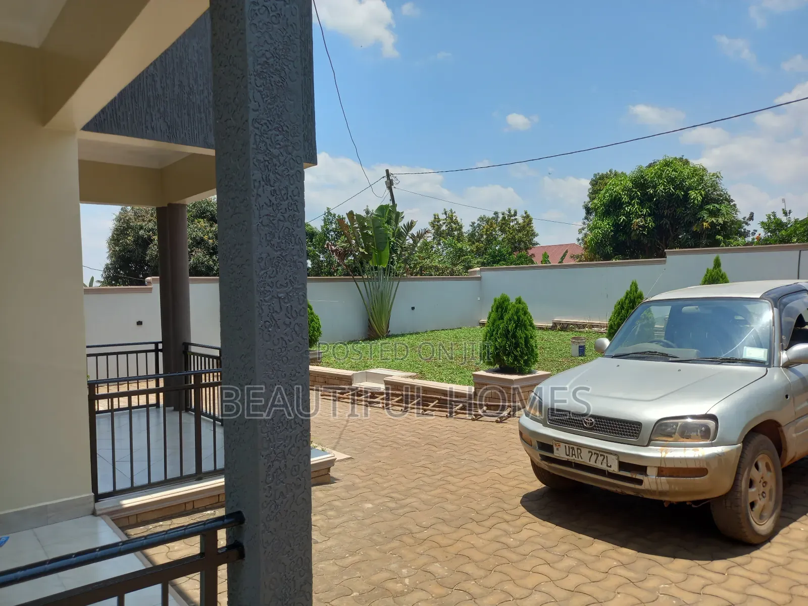 Furnished 4bdrm House in Kira for sale