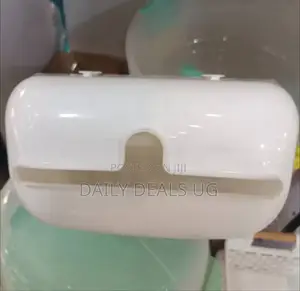 Plastic Tissue Holder