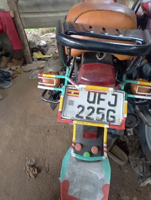 TVS HLX 125 2019 Red